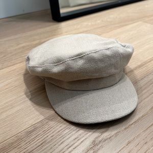 Zara hat